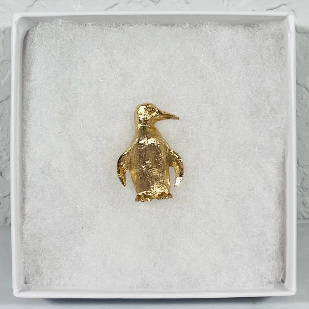 Penguin Brooch - Picture 1 of 9